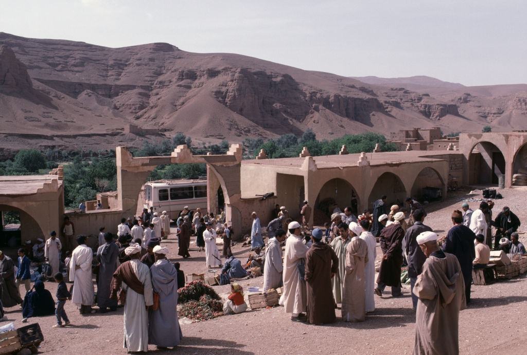 The market in Ait Oudinar, in July 1967, Morocco.