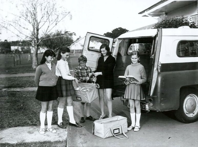 School library service, Waterview Primary School, Auckland, March, 1970