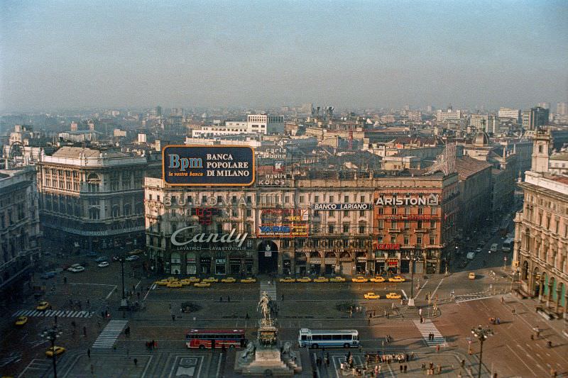 Piazza del Duomo, Milan, 1980