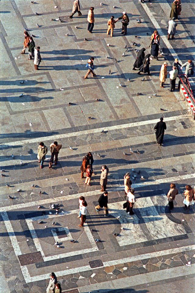 Piazza del Duomo, Milan, 1980