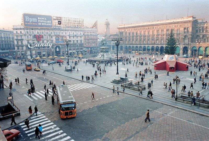 Piazza del Duomo, Milan, 1980