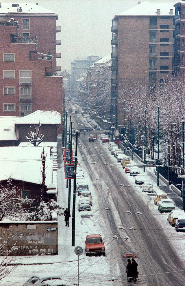 Via Sismondi looking west, Milan, 1981