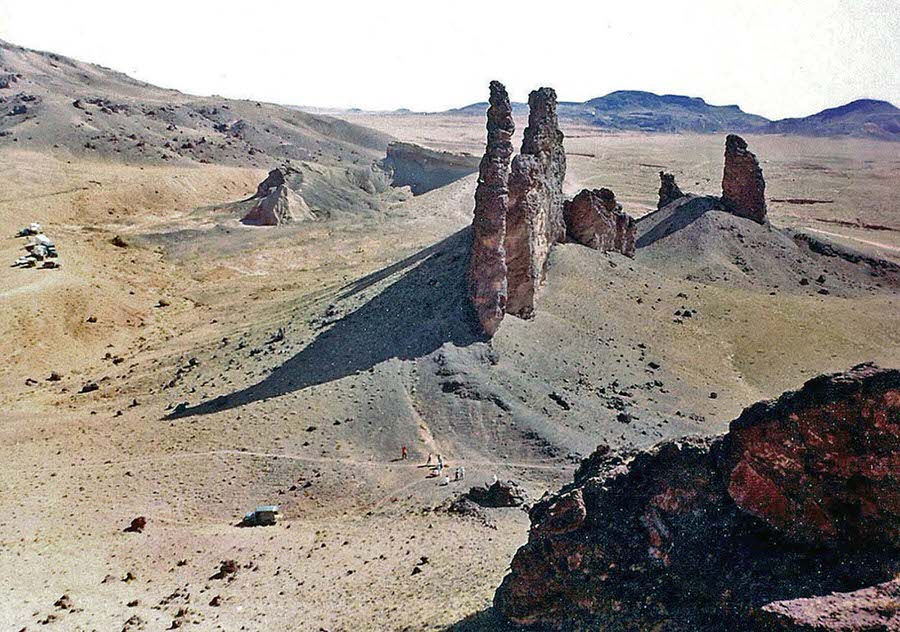 An overview of what was referred to as “Apollo dike,” where early Apollo-suit tests were held, in Hopi Buttes, Arizona, in May 1966.