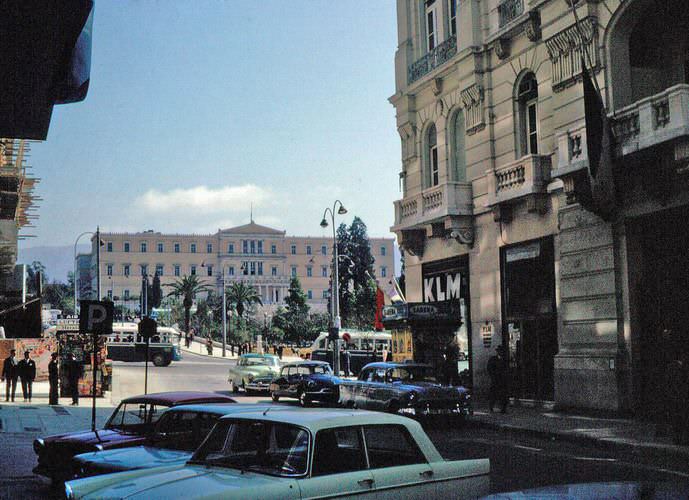 Karageorgis Servias Street at Syntagma.