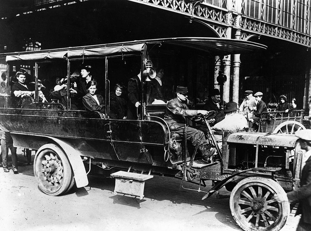 Belgian refugees arriving in Paris, 1914.