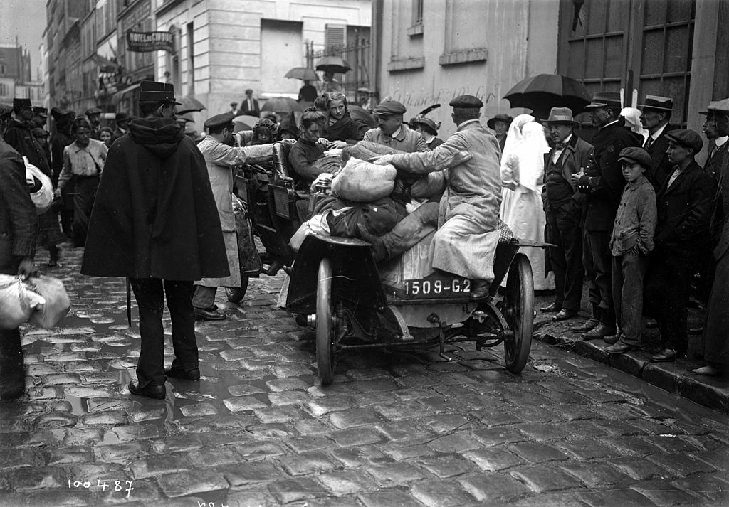 Arrival of Belgian refugees in Paris. 1914.