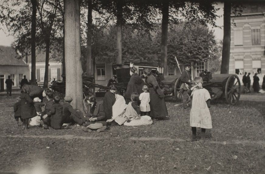 A poor Belgian family, with half a dozen children were without shelter or food for three days, 1916.