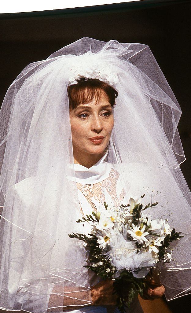 Christine Kaufmann in the tv series 'Harald und Eddi', 1988.