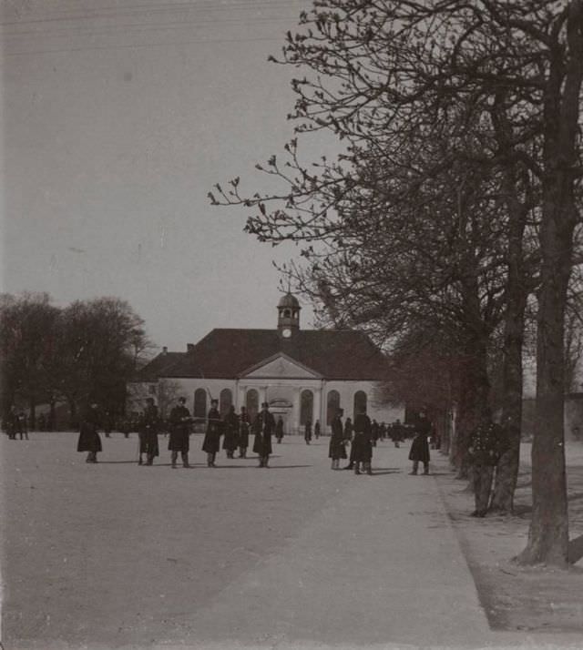 Kastellet church square