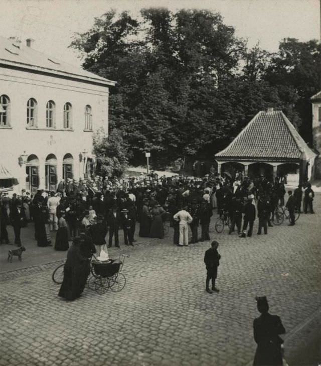 Kastellet, the guard parade plays