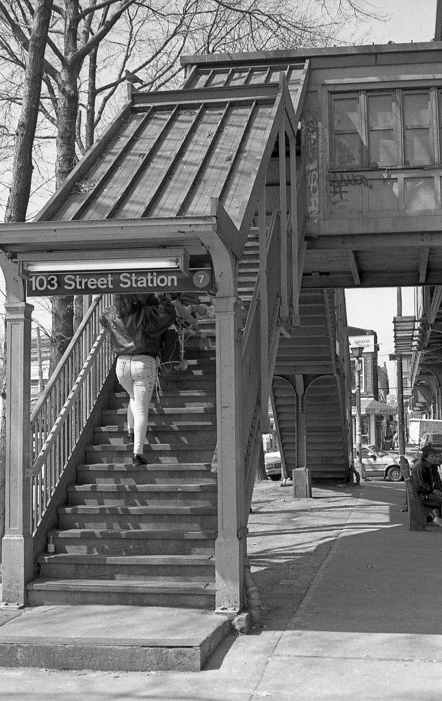 Elevated subway on Roosevelt Avenue (at 103rd Street), in the Corona neighborhood. Queens, New York, 1990.