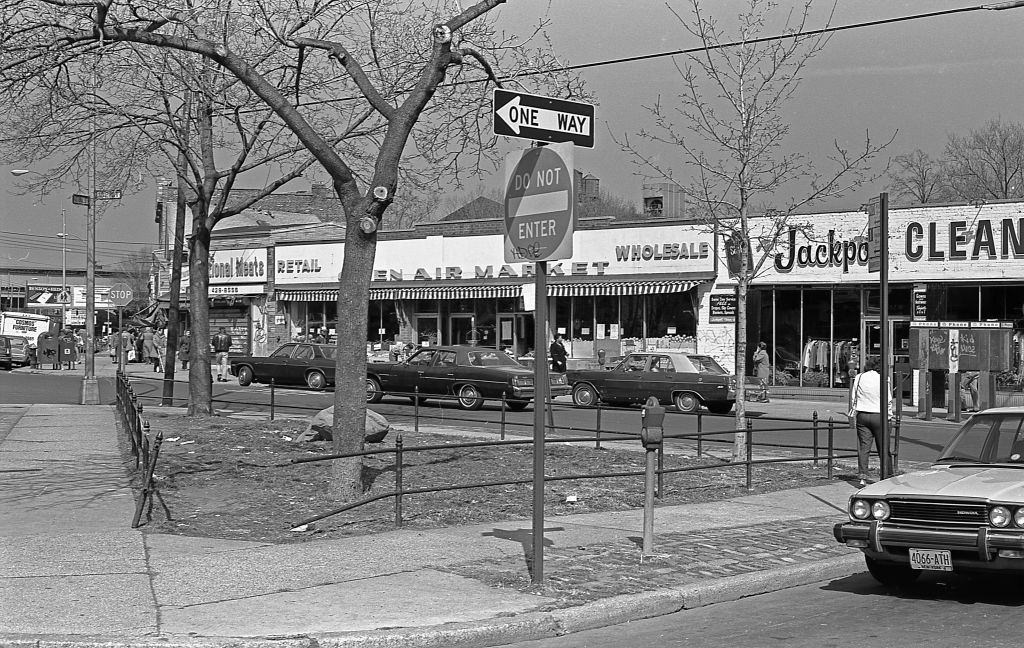 Veteran's Square park (at the intersection of 102nd and National streets with 42nd Avenue). Queens, New York, 1982.