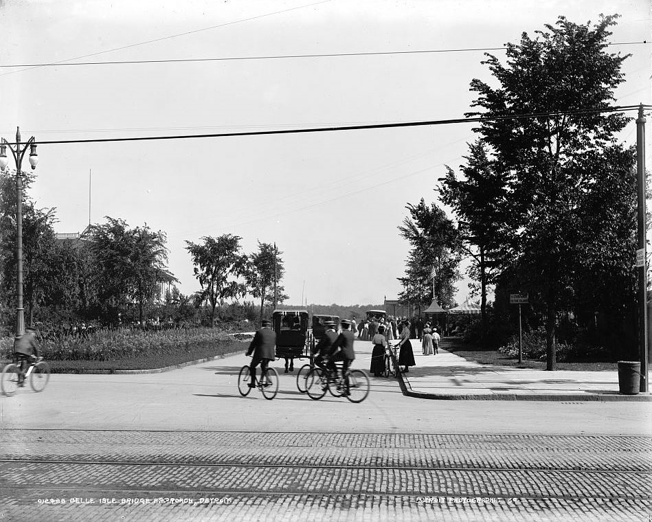 Cycling in Detroit at approach to Belle Isle Bridge, c. 1890