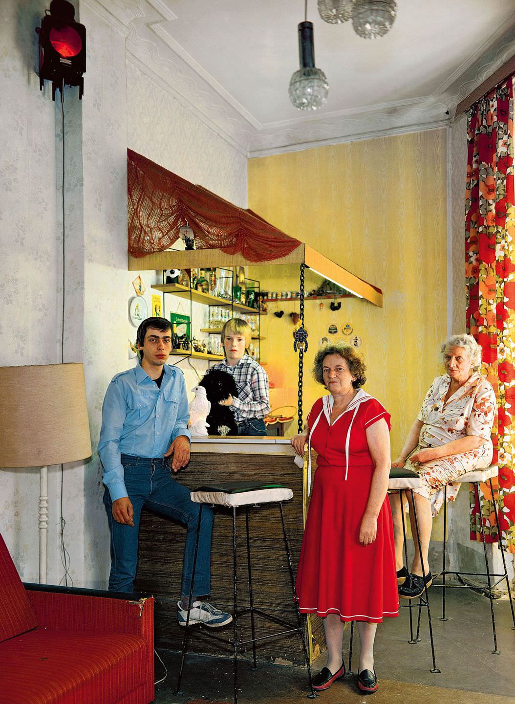 Ingeborg (front, cleaner), her son Lothar (left, carpenter), her grandson Guido and their grandmother.