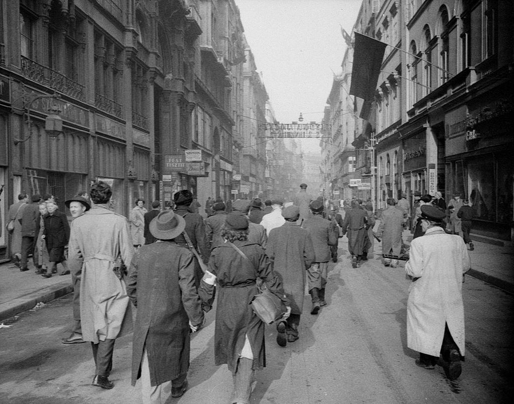 Rebels and citizens in the streets of the city. Budapest, 29th October 1956