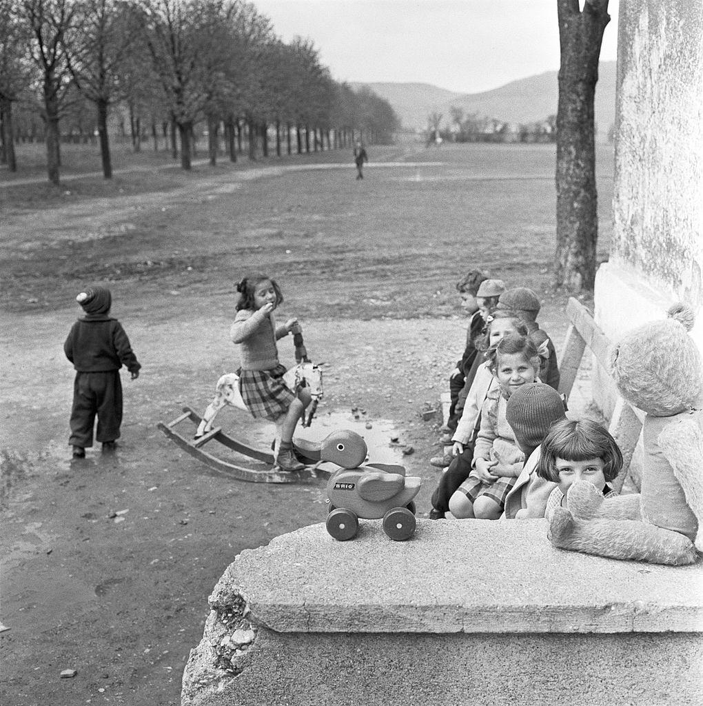 Hungarian refugee children in a camp. 1956.