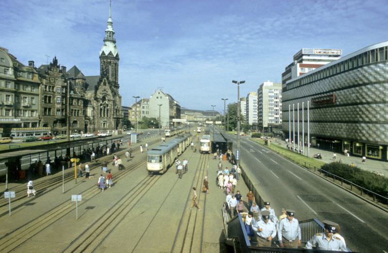 Evangelically Reformed Church and Central Station, Tröndlinring, 1984