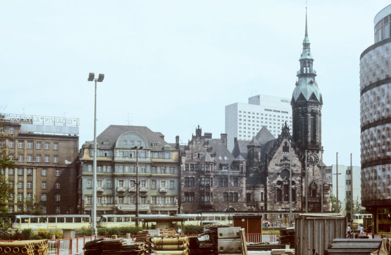 Hotel International (2nd house from the left), 1984