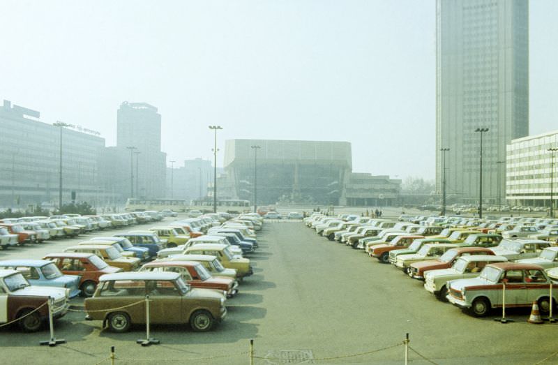 Augustusplatz (previously Karl-Marx-Platz), 1982