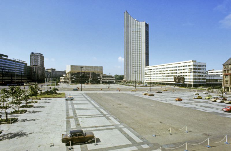 Augustusplatz (previously Karl-Marx-Platz), 1984