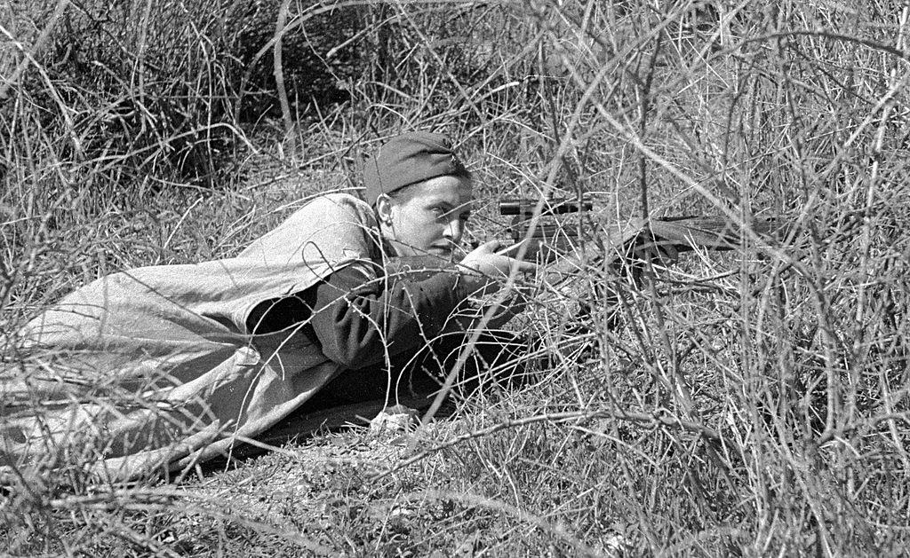 Lyudmila Pavlichenko during the battle for Sevastopol. June 6, 1942