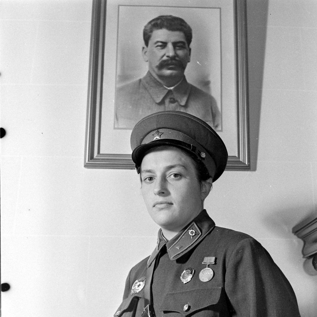 Lyudmila Pavlichenko posing for a photo in Washington, District of Columbia, September 1942