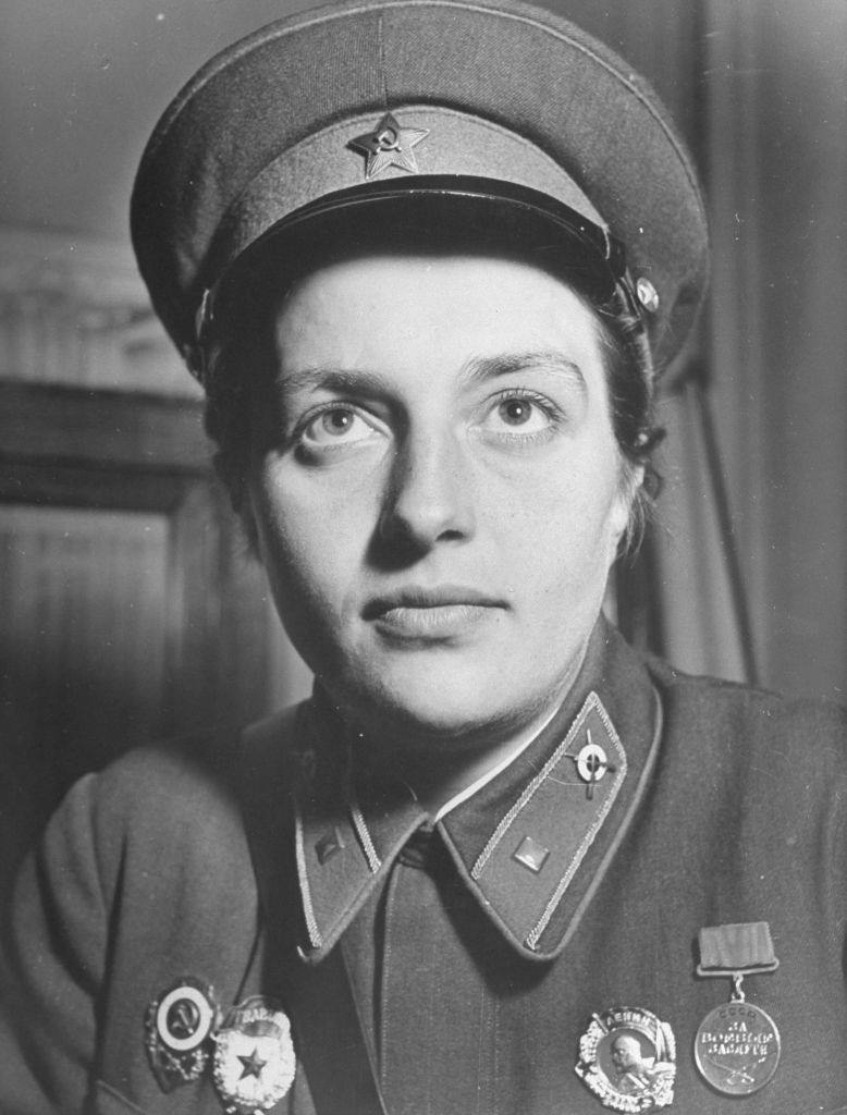 Lyudmila Pavlichenko's portrait, 1942.