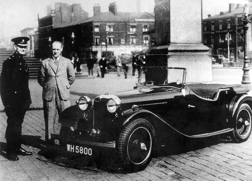 Bolton Borough Police officers with a Daimler in 1935