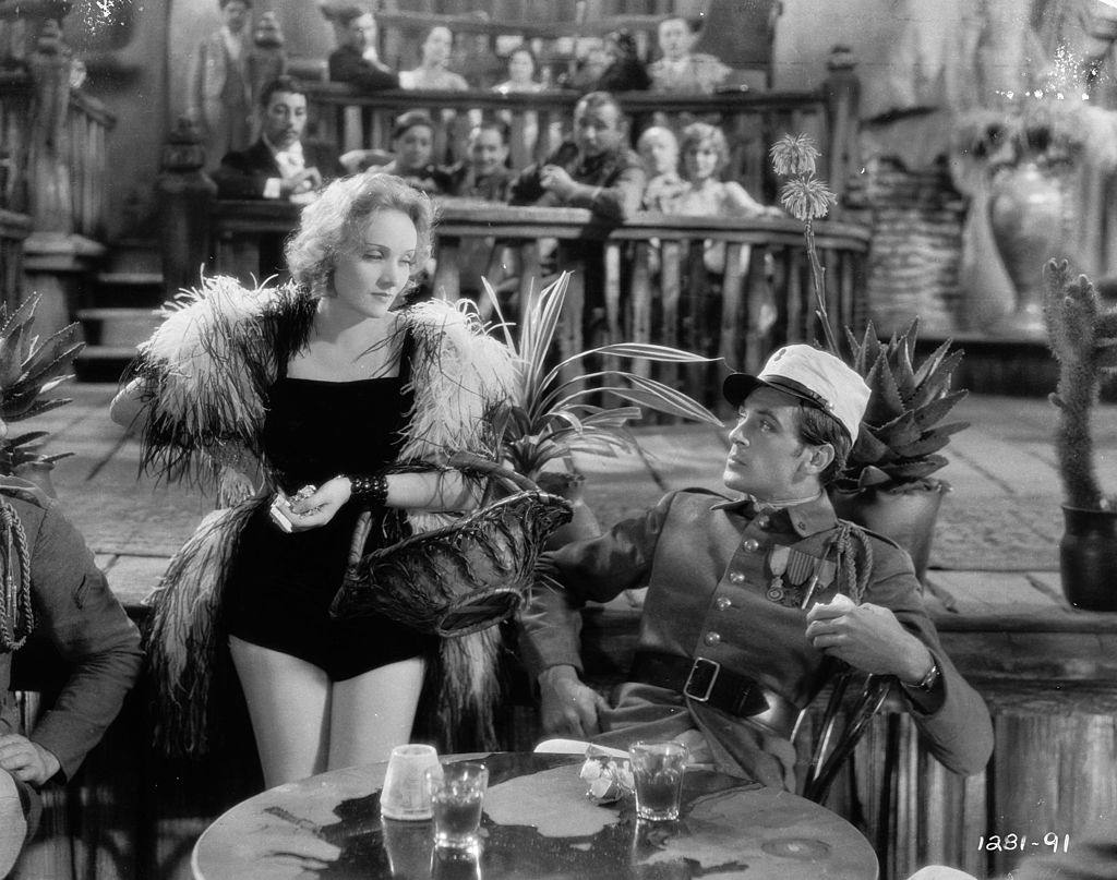 Marlene Dietrich with Gary Cooper in the movie 'Morocoo', 1930