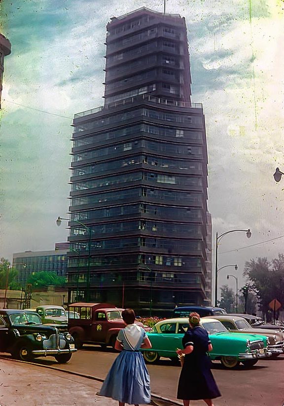 Buildings along the Reforma in Mexico City between 1955 and 1957