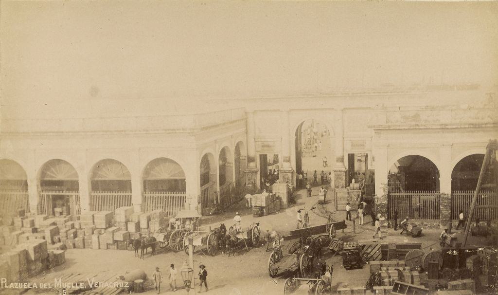 Plazuela del Muelle. Veracruz, Mexico, 1880s