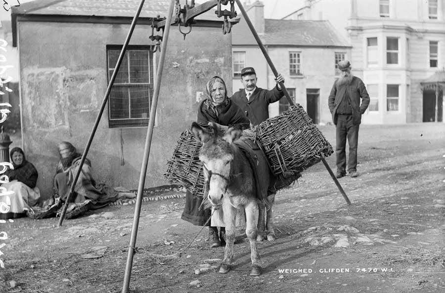 A weigh station in Clifden, County Galway, 1908.
