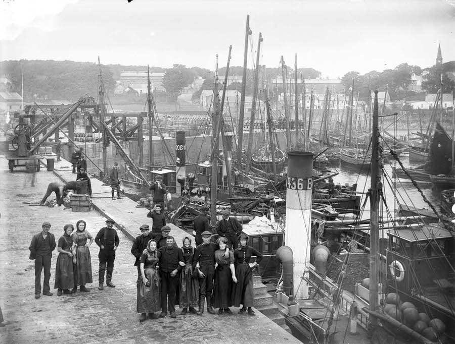 Fisher folk of Ardglass, County Down, 1910.