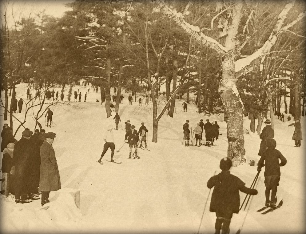 Skiing in Rockcliffe Park, 1890s