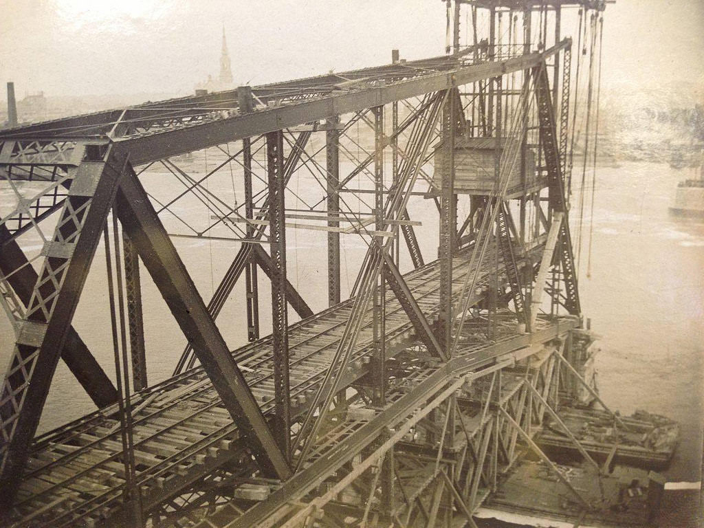 Construction of the Victoria Museum, 1899