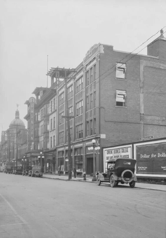 The first theater on Old Sparks Street, Ottawa, 1890s