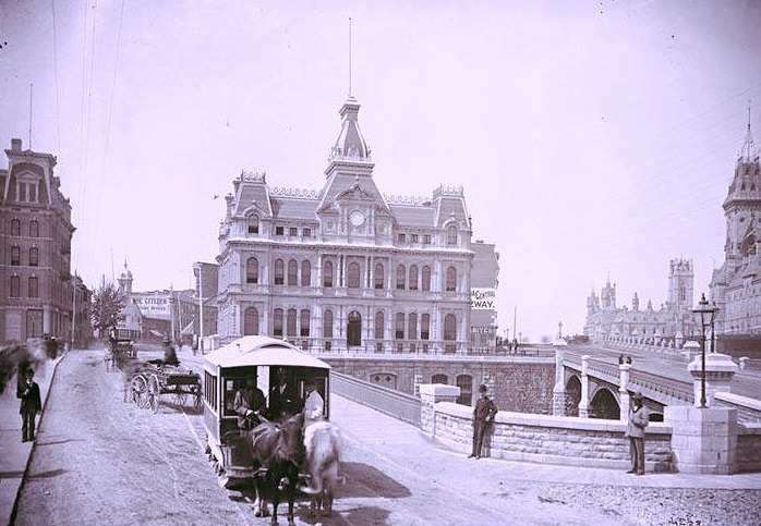 Horse drawn passenger car, 1877