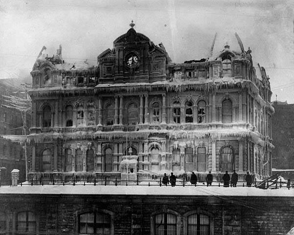 Ottawa Post Office burns in 1899