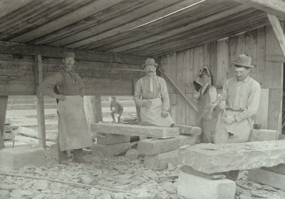 Stonemasons working on the building of the Victoria Museum in Ottawa, 1890s