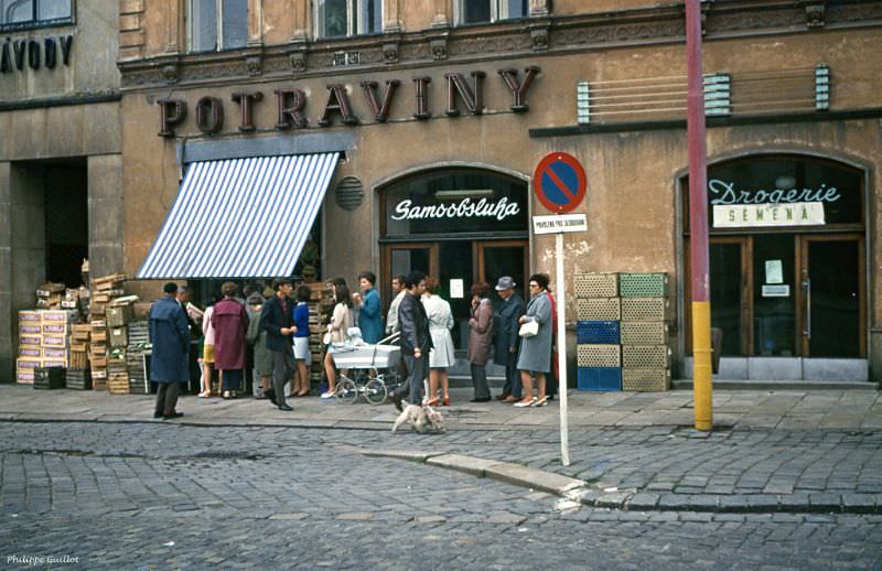 Waiting line. Warsaw, July 1970