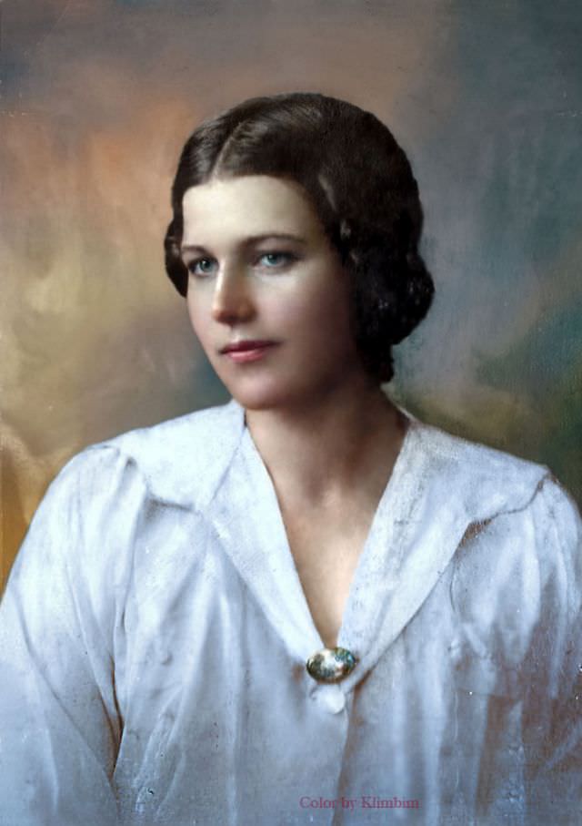 Larissa Reisner, late 1910s