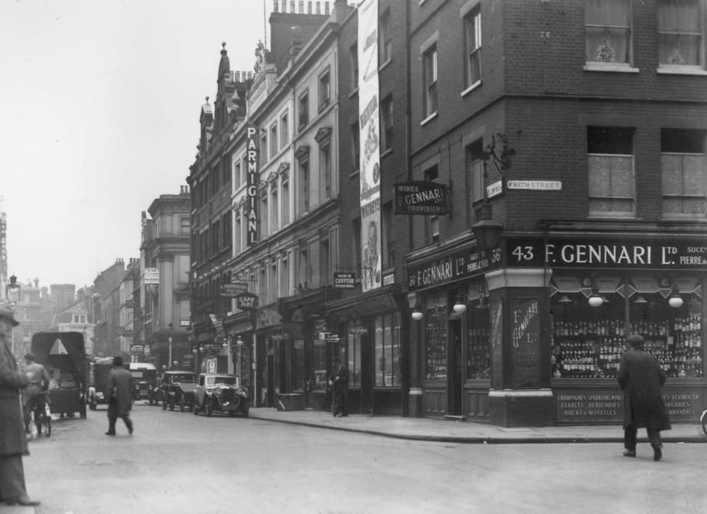 The Barbour Brothers from Blackpool strolling down Shaftesbury Avenue, 1952.