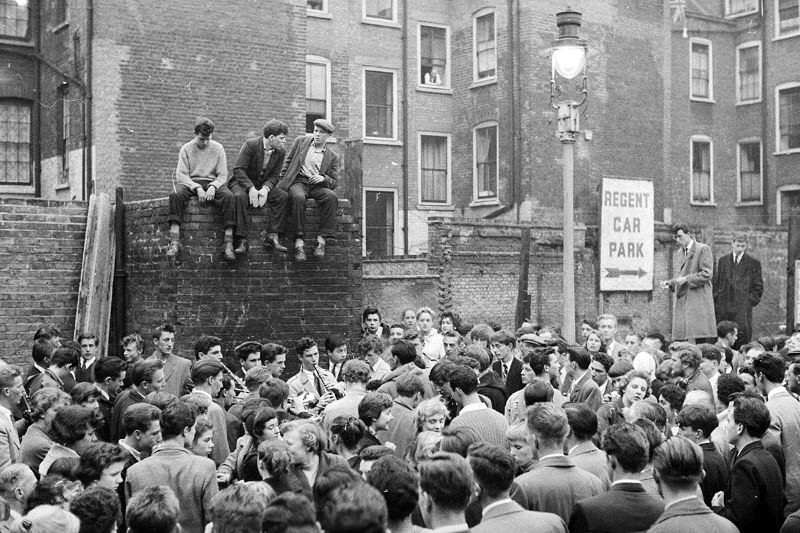 London's youth hanging out on the backstreets, 1956.
