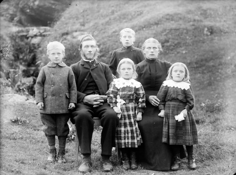 Ole Martinus and Bergitte Solheim with their children Johanes, Oliver, Gunhild and Marie