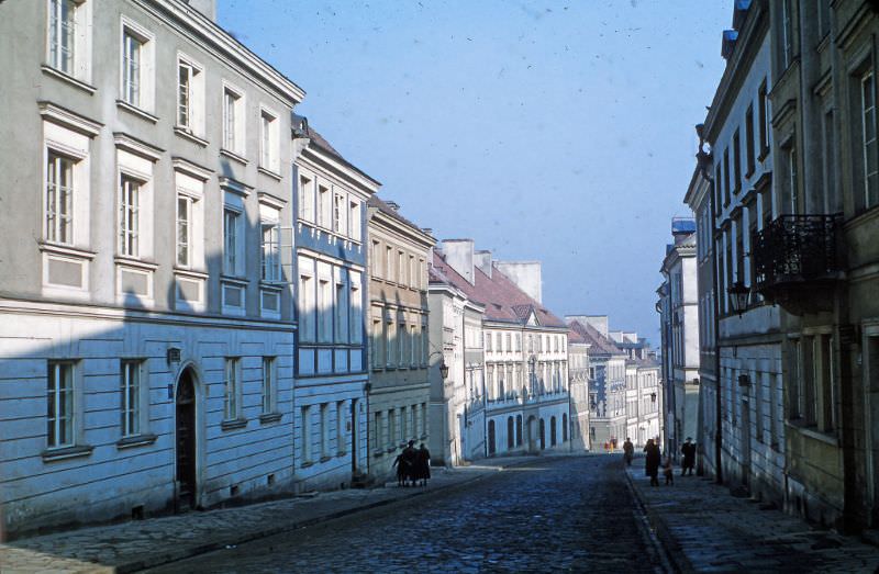 Old Town, Mostowa street looking east