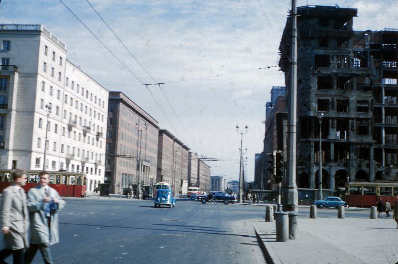 Post-War Warsaw: Fabulous Photos Show Warsaw After the Reconstruction Period in the Mid-1950s