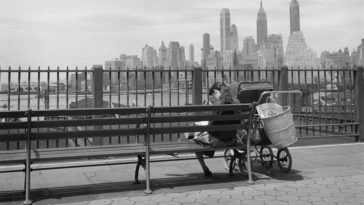 Fascinating Vintage Photos of Brooklyn Heights in 1958 that capture Street Scenes and Everyday Life