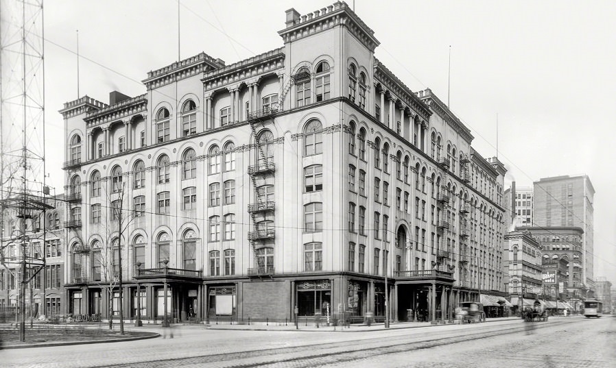 Amazing Historic Photos of Detroit From the Late-19th Century