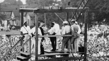 Rainey Bethea public execution in United States