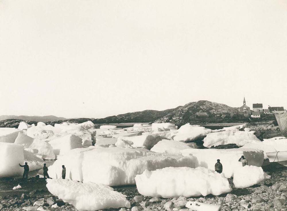 Ice floes outside the town of Nuuk, 1890s